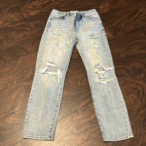 Distressed Straigh leg jeans
